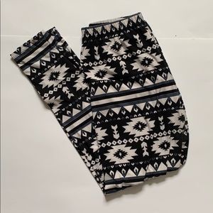 Agnes & Dora Aztec Leggings
